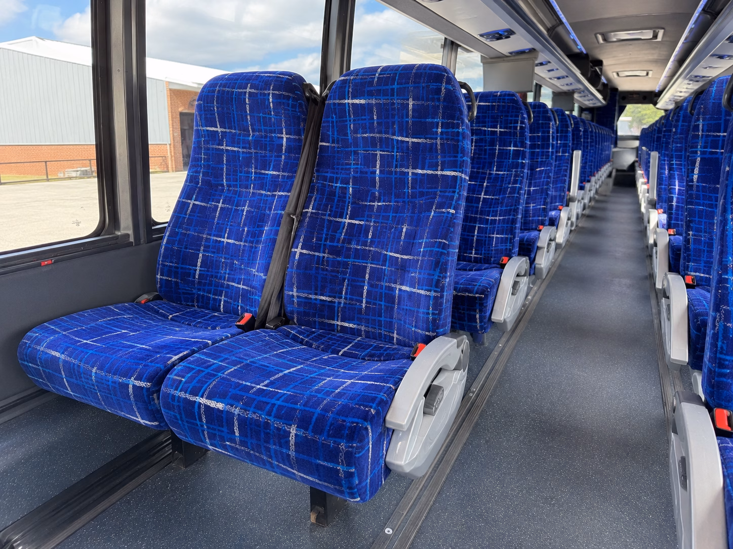 how the type of bus changes the price in pasadena texas